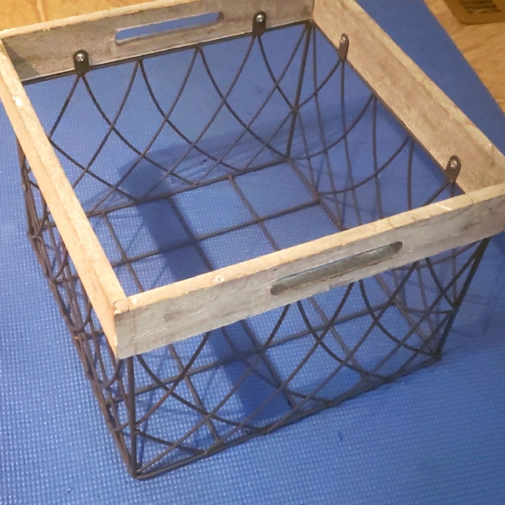 Farm house wire and wood basket